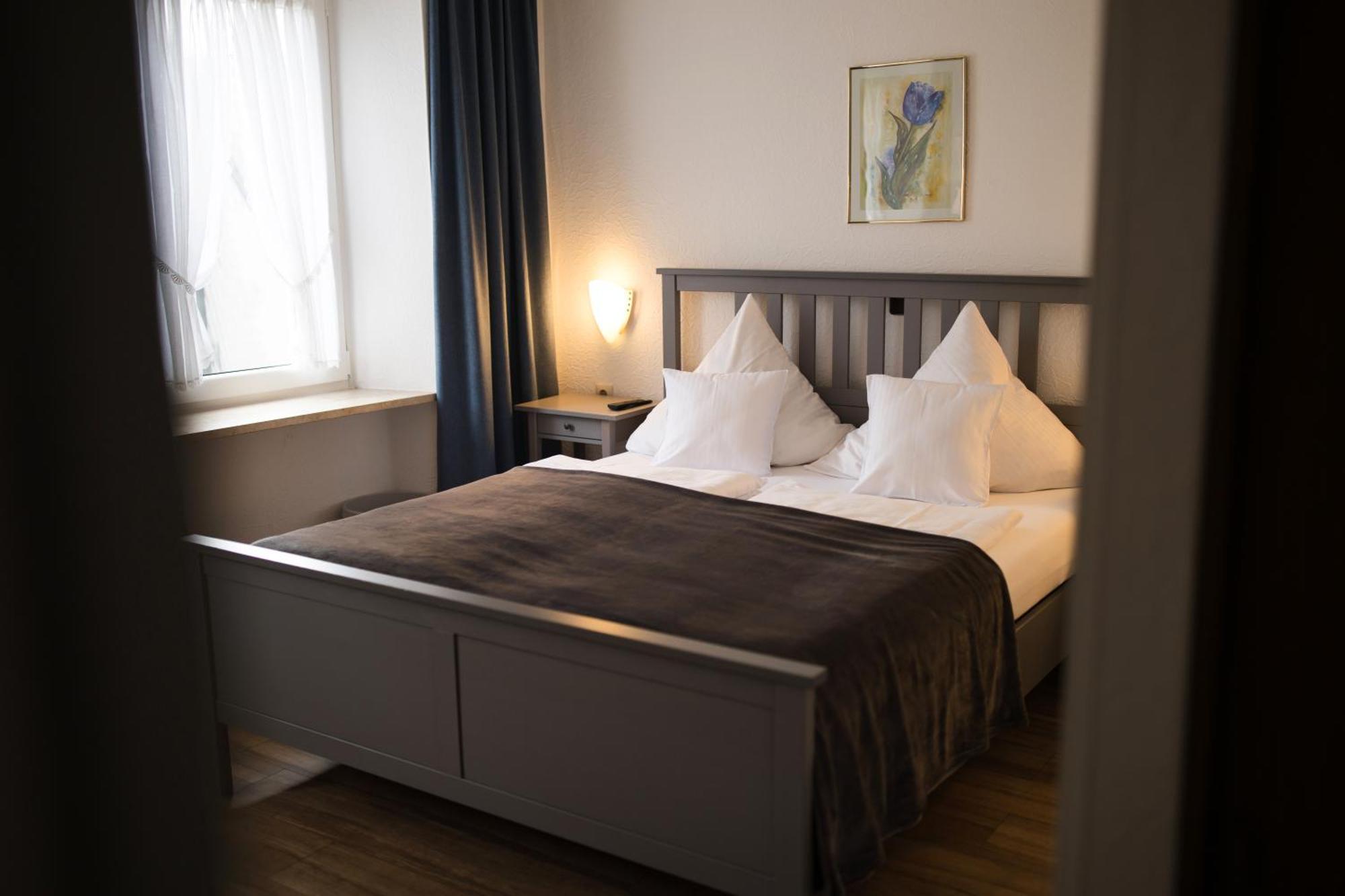 Ratskeller Hotel & Restaurant Krov Luaran gambar